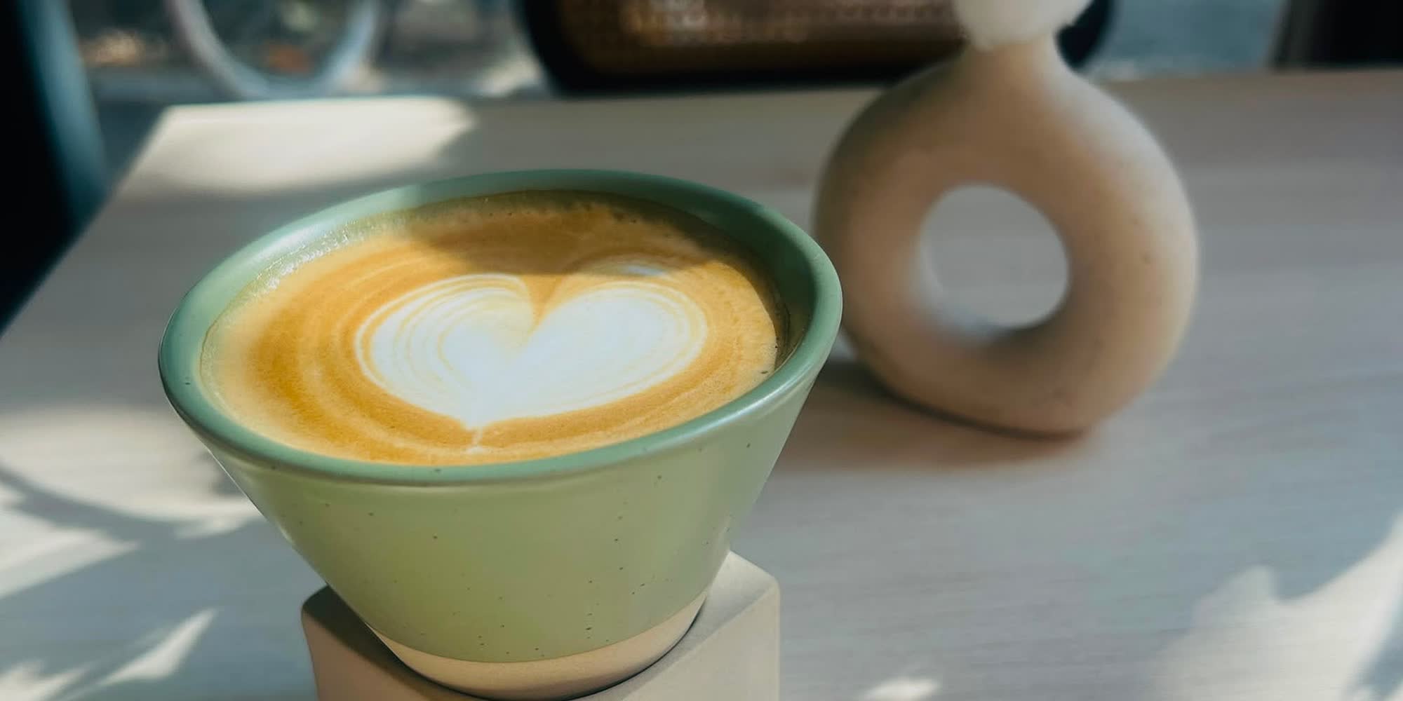 Cafea la Neighbours