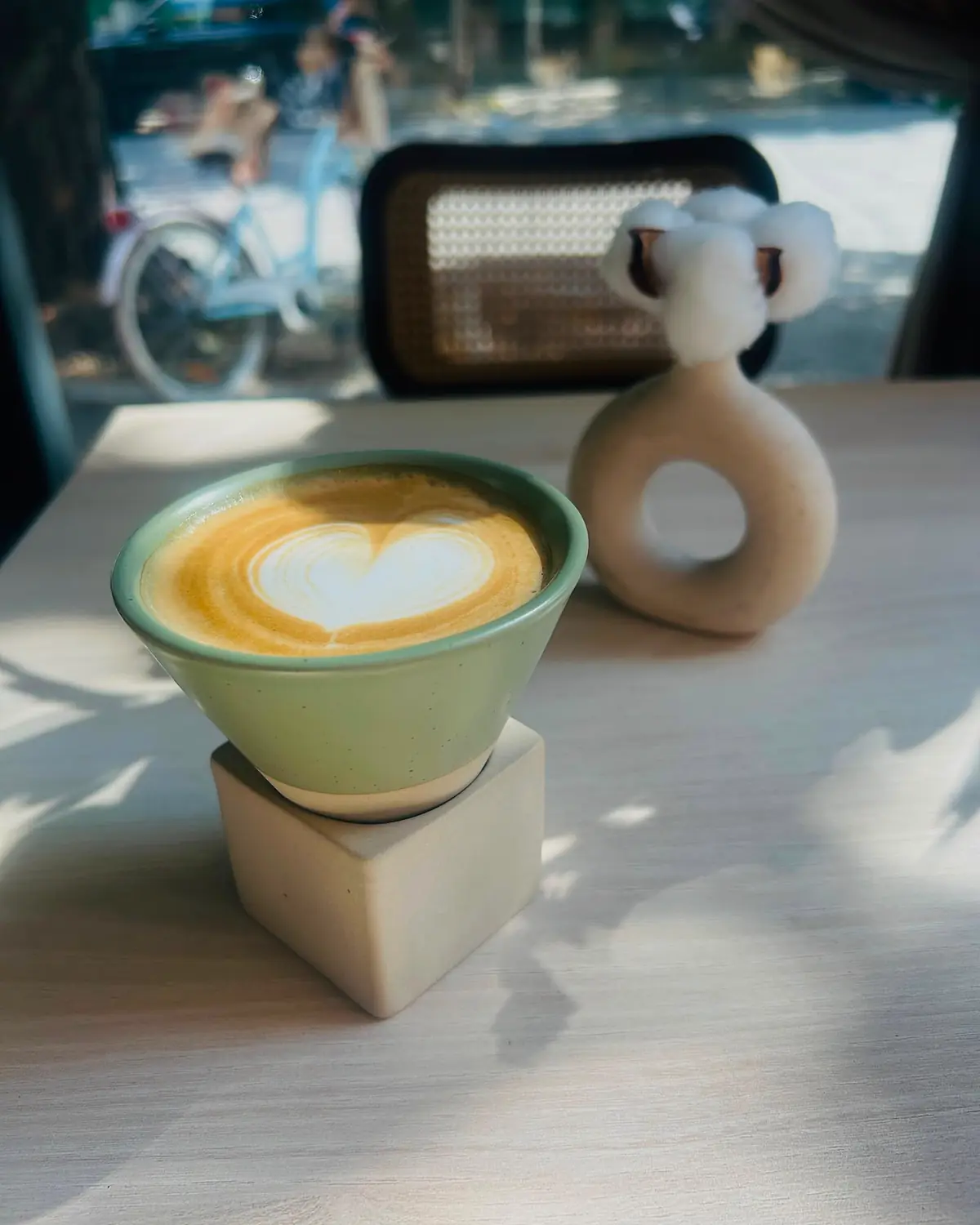 Cafea la Neighbours